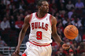 九游新版官网包含巴特勒迎来五赛季高光表现，巴塞罗那球迷沸腾！的词条