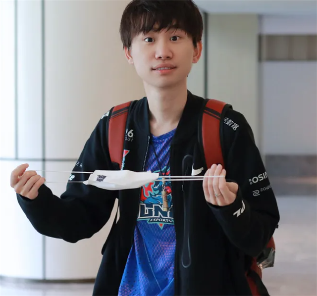Scout回归赛场，关键助攻首场状态亮眼，加拿大队观众沸腾！